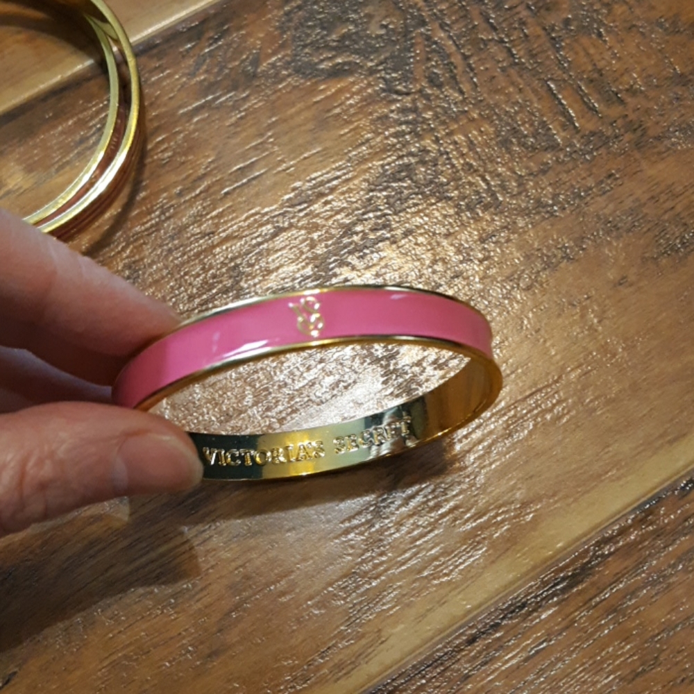 Set of 3 Victoria's secret bangle bracelet - Picture 5 of 7